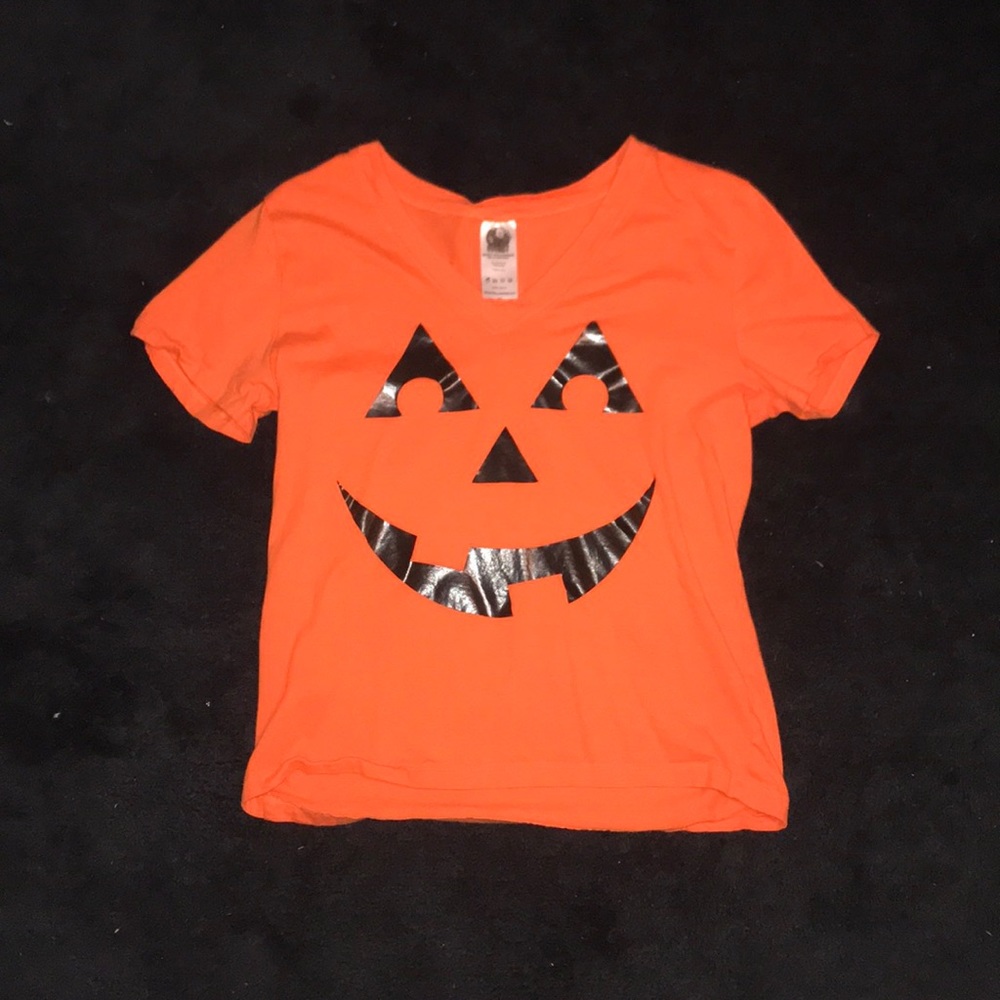 SPIRIT HALLOWEEN orange jack o lantern t-shirt